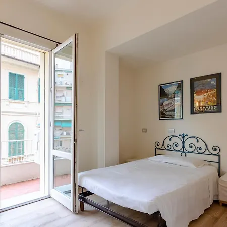 Apartment Joivy Spacious Family Retreat - Two With Balcony