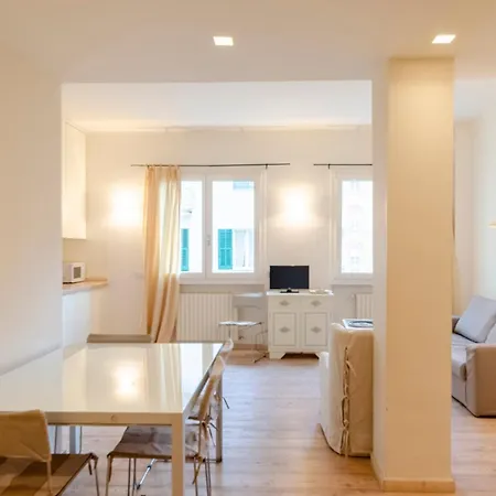 Apartment Joivy Spacious Family Retreat - Two With Balcony *