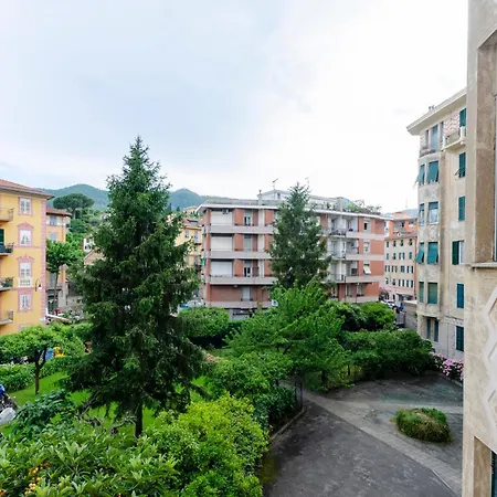 Joivy Spacious Family Retreat - Two With Balcony Apartment