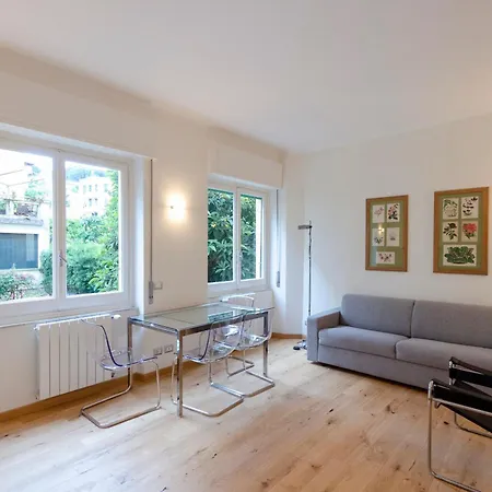Apartment Joivy Spacious Family Retreat - Two With Balcony