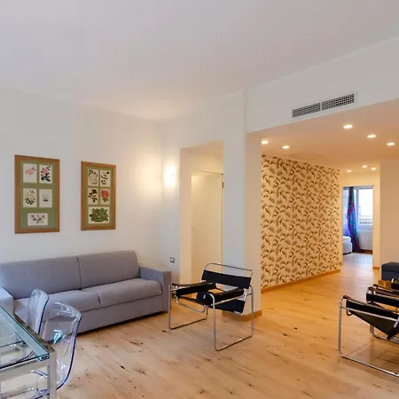 Apartment Joivy Spacious Family Retreat - Two With Balcony