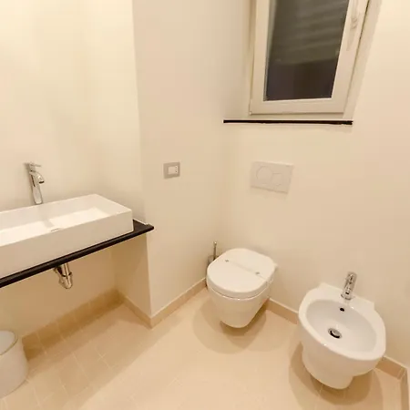 Apartment Joivy Spacious Family Retreat - Two With Balcony *